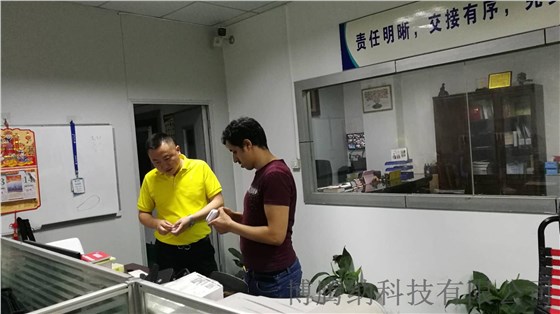 博腾纳-10年专业制作注塑火博（中国）加工，蓝牙耳机定制