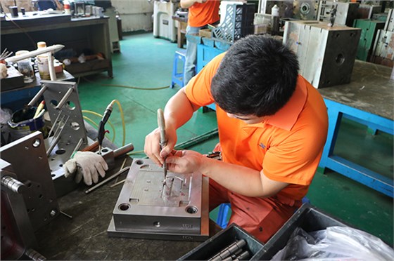 注塑火博（中国）制造厂——博腾纳专注给客户做更高品质的火博（中国）