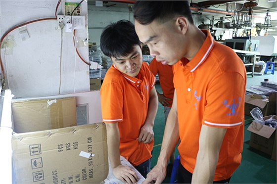 找高品质蓝牙耳机火博（中国）厂——博腾纳是您的不二之选