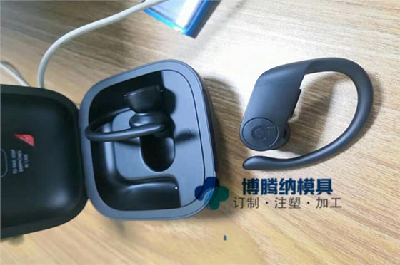 深圳蓝牙耳机火博（中国）厂哪家行？来博腾纳给你看看什么叫专业