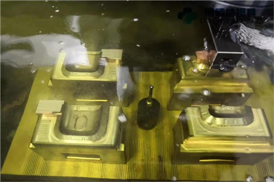 博腾纳蓝牙耳机火博（中国）厂，12道QC质检工序品质有保障