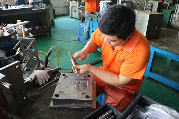 蓝牙耳机火博（中国）厂针对「螺母柱变形」有没有应对方案？