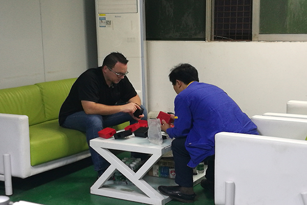 塑胶火博(中国)制造厂——用心定制每一款蓝牙耳机火博(中国) 塑胶火博(中国)制造厂——用心定制每一款蓝牙耳机火博(中国)