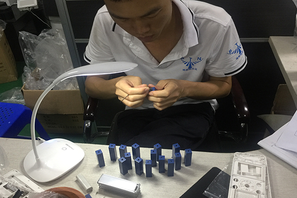 蓝牙耳机火博（中国）厂——博腾纳更愿倾心为您服务